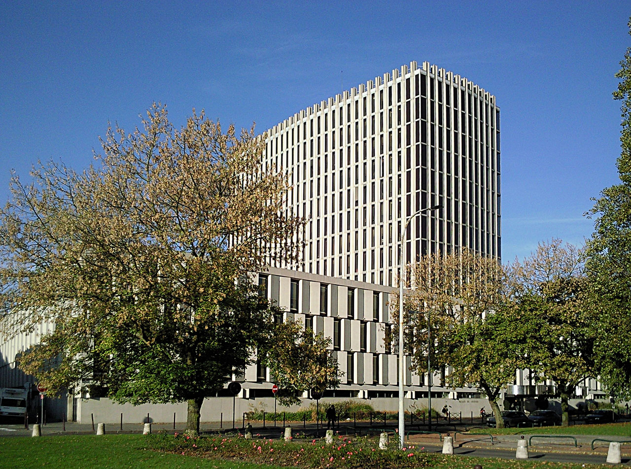  Je vous accueille dans notre cabinet situé à 2 pas du palais de Justice de Lille